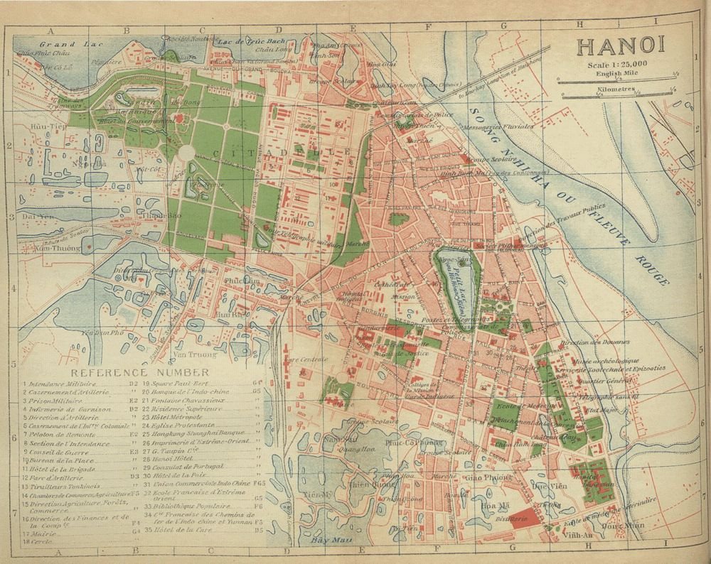 Vintage detaljerad karta över Hanoi stad Vintage detaljerad karta över Hanoi stad som visar gator, landmärken och vattenområden med referensnummer och skala
