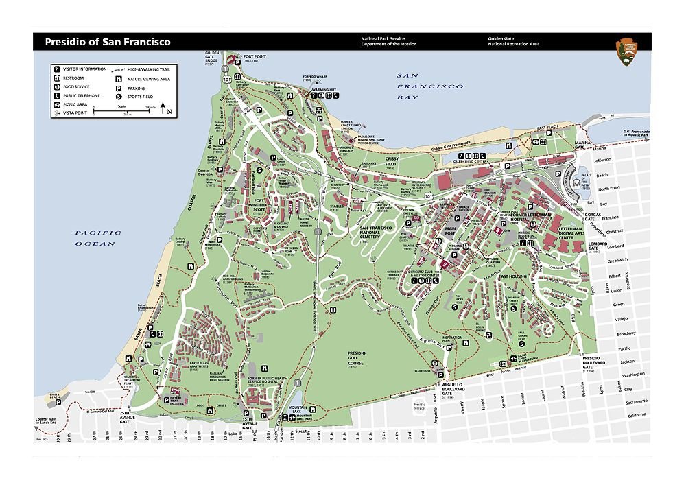 Presidio i San Francisco detaljerad besökarkarta Detaljerad karta över Presidio i San Francisco som visar stigar, besöksinformation, parkering, picknickområden och viktiga landmärken nära San Francisco Bay.