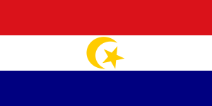 Flagga med horisontella röda, vita och blå ränder med en gul halvmåne och stjärna i mitten, som symboliserar islamiskt arv.