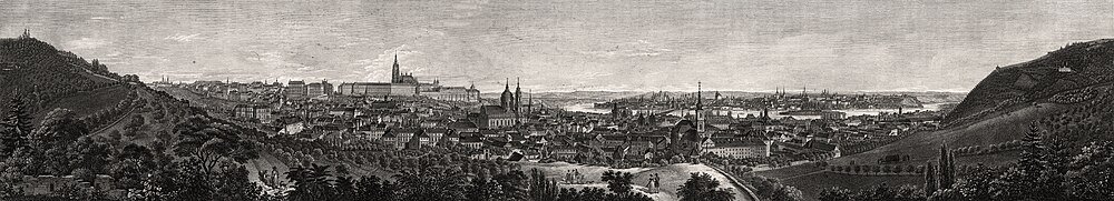 Historisk panoramisk stadslandskapsgravyr med kullar Panoramisk vintagegravyr av ett historiskt europeiskt stadslandskap med kullar och detaljerad arkitektur